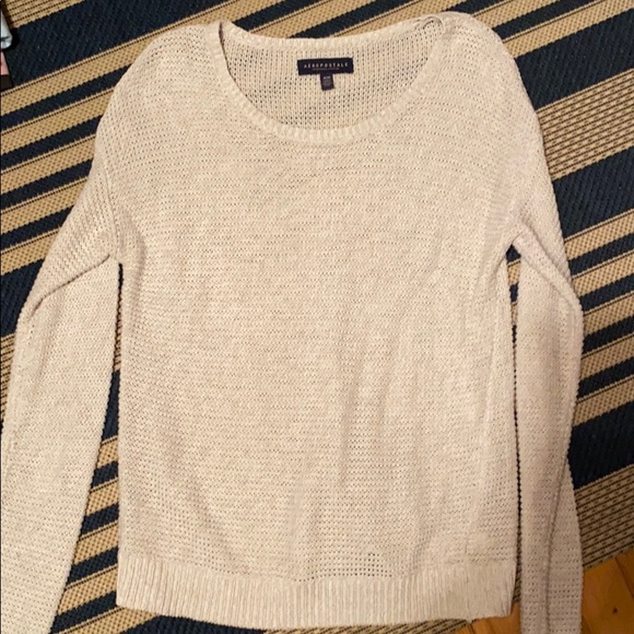 Sweaters - Aero Size M White Sweater